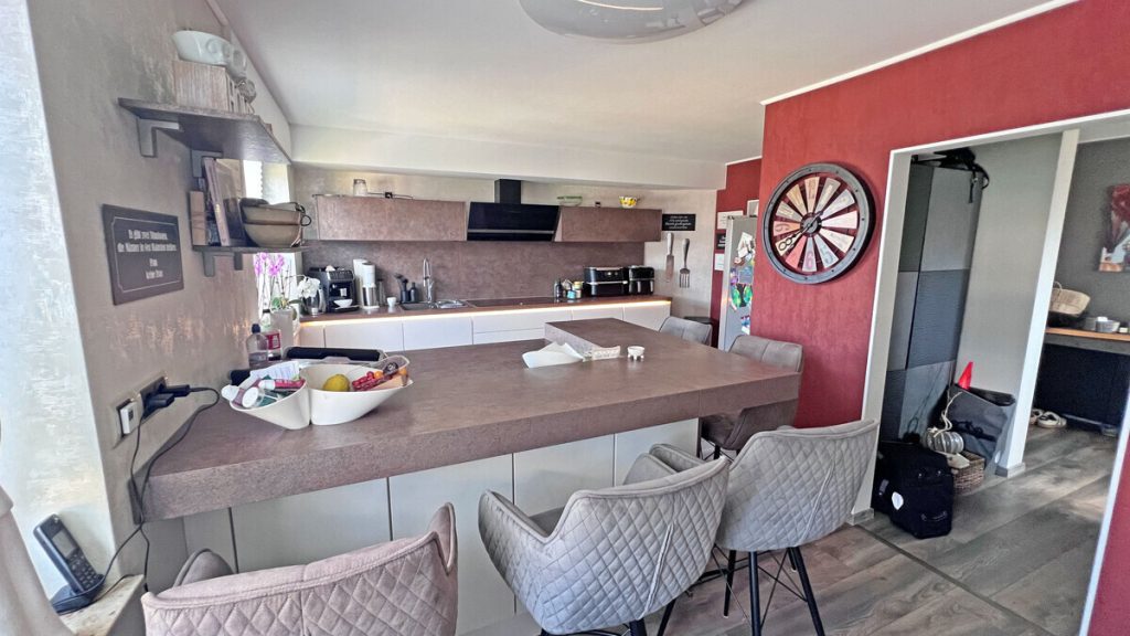 Volksbank Immobilien Niederrhein GmbH - Immobilienangebot - Rheinberg - Alle - Großzügige Maisonettewohnung mit 5 Zimmern, Balkon und TG-Stellplatz in zentraler Lage von Rheinberg