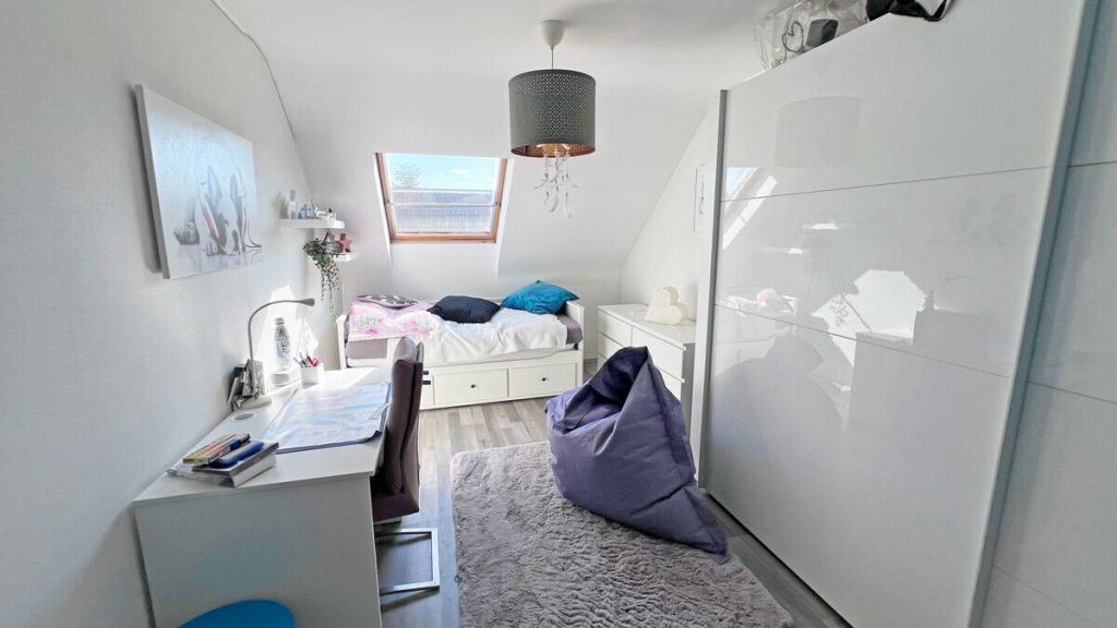 Volksbank Immobilien Niederrhein GmbH - Immobilienangebot - Rheinberg - Alle - Großzügige Maisonettewohnung mit 5 Zimmern, Balkon und TG-Stellplatz in zentraler Lage von Rheinberg