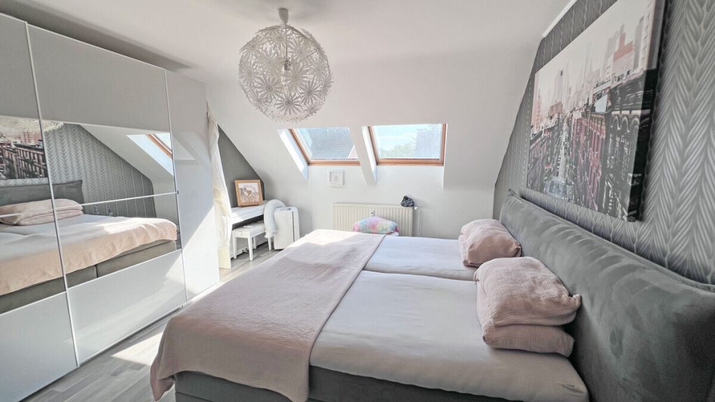 Volksbank Immobilien Niederrhein GmbH - Immobilienangebot - Rheinberg - Alle - Großzügige Maisonettewohnung mit 5 Zimmern, Balkon und TG-Stellplatz in zentraler Lage von Rheinberg