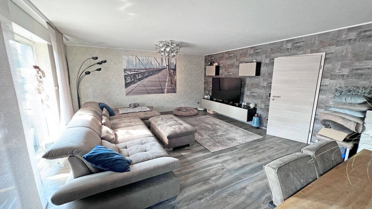 Volksbank Immobilien Niederrhein GmbH - Immobilienangebot - Rheinberg - Alle - Großzügige Maisonettewohnung mit 5 Zimmern, Balkon und TG-Stellplatz in zentraler Lage von Rheinberg