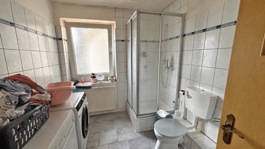 Volksbank Immobilien Niederrhein GmbH - Immobilienangebot - Duisburg - Alle - Wertbeständige Kapitalanlage: Voll vermietetes Mehrfamilienhaus mit 5 Wohneinheiten in Meiderich!