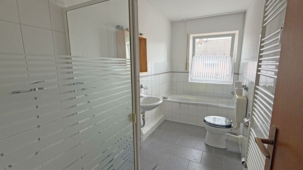 Volksbank Immobilien Niederrhein GmbH - Immobilienangebot - Hamminkeln - Alle - Raumwunder in ruhiger Lage von Mehrhoog mit weitläufigem Südwestgarten und vielseitigem Potenzial