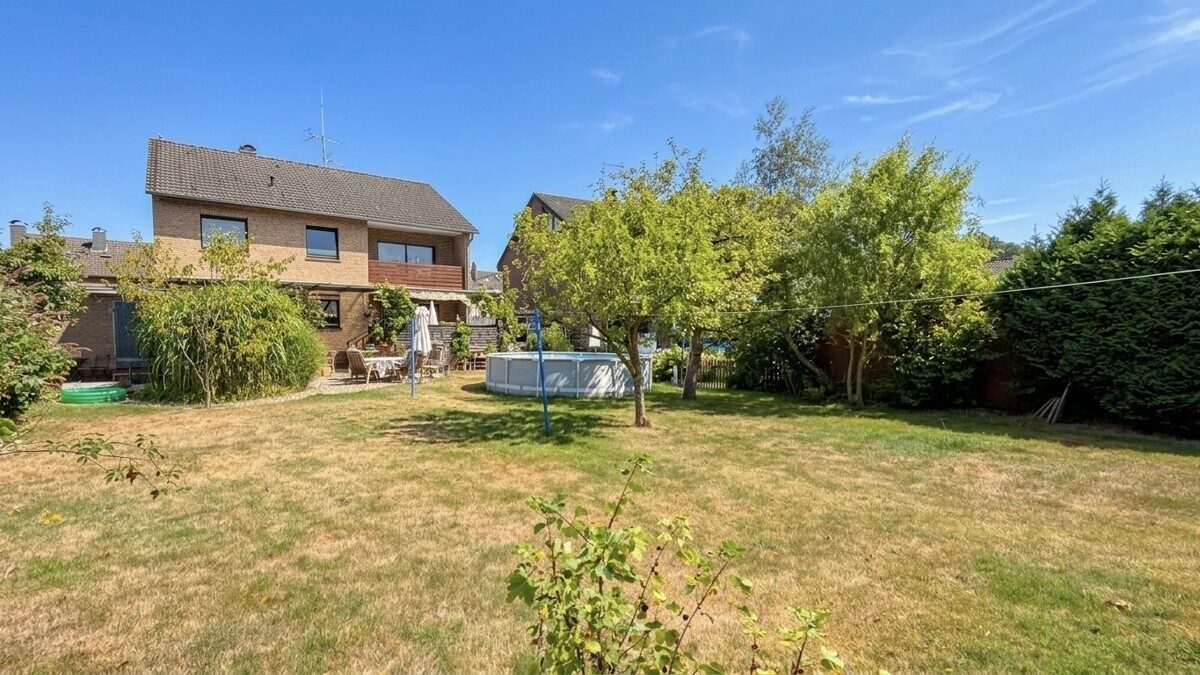 Volksbank Immobilien Niederrhein GmbH - Immobilienangebot - Hamminkeln - Alle - Raumwunder in ruhiger Lage von Mehrhoog mit weitläufigem Südwestgarten und vielseitigem Potenzial