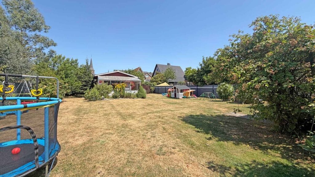 Volksbank Immobilien Niederrhein GmbH - Immobilienangebot - Xanten - Alle - Ein Zuhause mit Platz und Freiraum: Haus mit Einliegerwohnung in Xanten-Marienbaum!