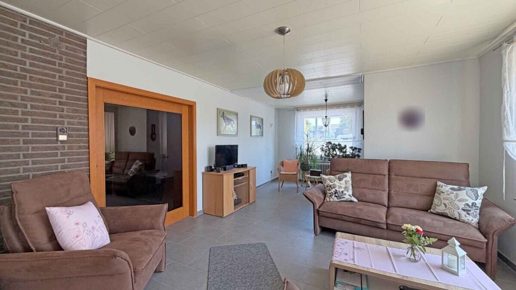 Volksbank Immobilien Niederrhein GmbH - Immobilienangebot - Xanten - Alle - Ein Zuhause mit Platz und Freiraum: Haus mit Einliegerwohnung in Xanten-Marienbaum!