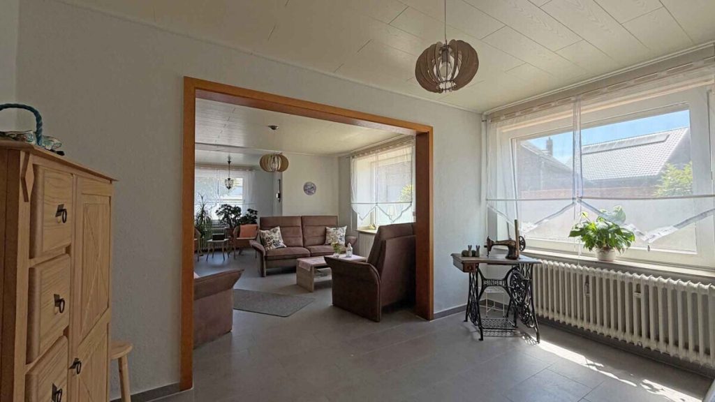 Volksbank Immobilien Niederrhein GmbH - Immobilienangebot - Xanten - Alle - Ein Zuhause mit Platz und Freiraum: Haus mit Einliegerwohnung in Xanten-Marienbaum!