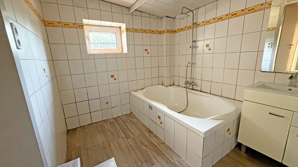 Volksbank Immobilien Niederrhein GmbH - Immobilienangebot - Wesel - Alle - Viel Platz für Ihre Ideen – Erdgeschosswohnung mit Garten, und Garage nahe des Rheins in Wesel!