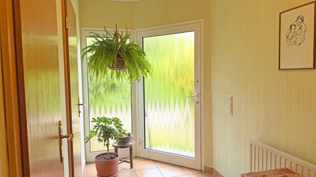 Volksbank Immobilien Niederrhein GmbH - Immobilienangebot - Voerde - Alle - Gepflegte Doppelhaushälfte in Sackgassenlage von Voerde-Möllen, familienfreundlich mit großem Garten