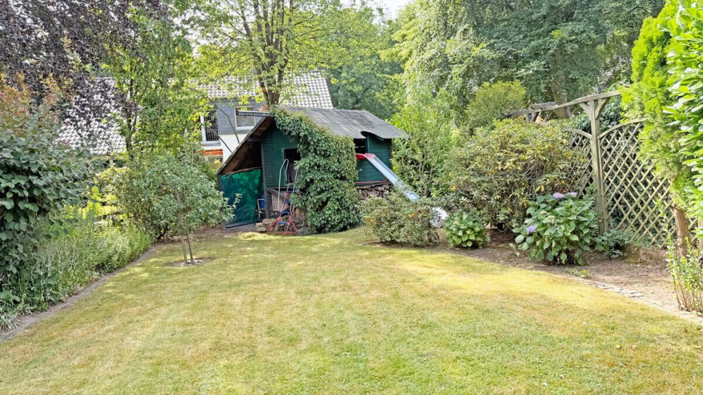 Volksbank Immobilien Niederrhein GmbH - Immobilienangebot - Voerde - Alle - Gepflegte Doppelhaushälfte in Sackgassenlage von Voerde-Möllen, familienfreundlich mit großem Garten