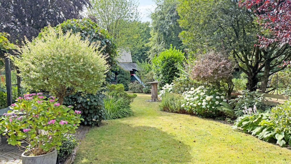 Volksbank Immobilien Niederrhein GmbH - Immobilienangebot - Voerde - Alle - Gepflegte Doppelhaushälfte in Sackgassenlage von Voerde-Möllen, familienfreundlich mit großem Garten