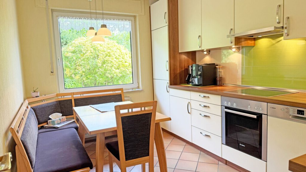 Volksbank Immobilien Niederrhein GmbH - Immobilienangebot - Voerde - Alle - Gepflegte Doppelhaushälfte in Sackgassenlage von Voerde-Möllen, familienfreundlich mit großem Garten