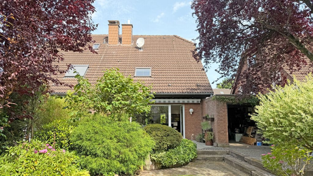 Volksbank Immobilien Niederrhein GmbH - Immobilienangebot - Voerde - Alle - Gepflegte Doppelhaushälfte in Sackgassenlage von Voerde-Möllen, familienfreundlich mit großem Garten