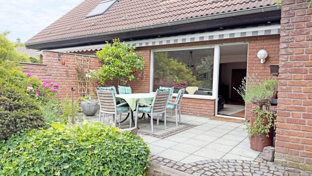 Volksbank Immobilien Niederrhein GmbH - Immobilienangebot - Voerde - Alle - Gepflegte Doppelhaushälfte in Sackgassenlage von Voerde-Möllen, familienfreundlich mit großem Garten