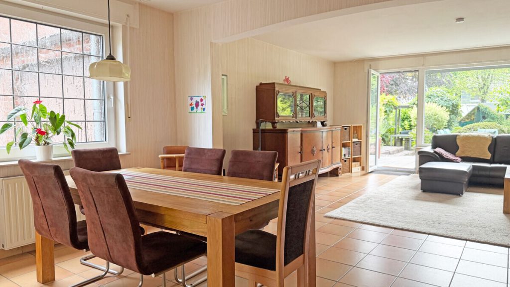 Volksbank Immobilien Niederrhein GmbH - Immobilienangebot - Voerde - Alle - Gepflegte Doppelhaushälfte in Sackgassenlage von Voerde-Möllen, familienfreundlich mit großem Garten