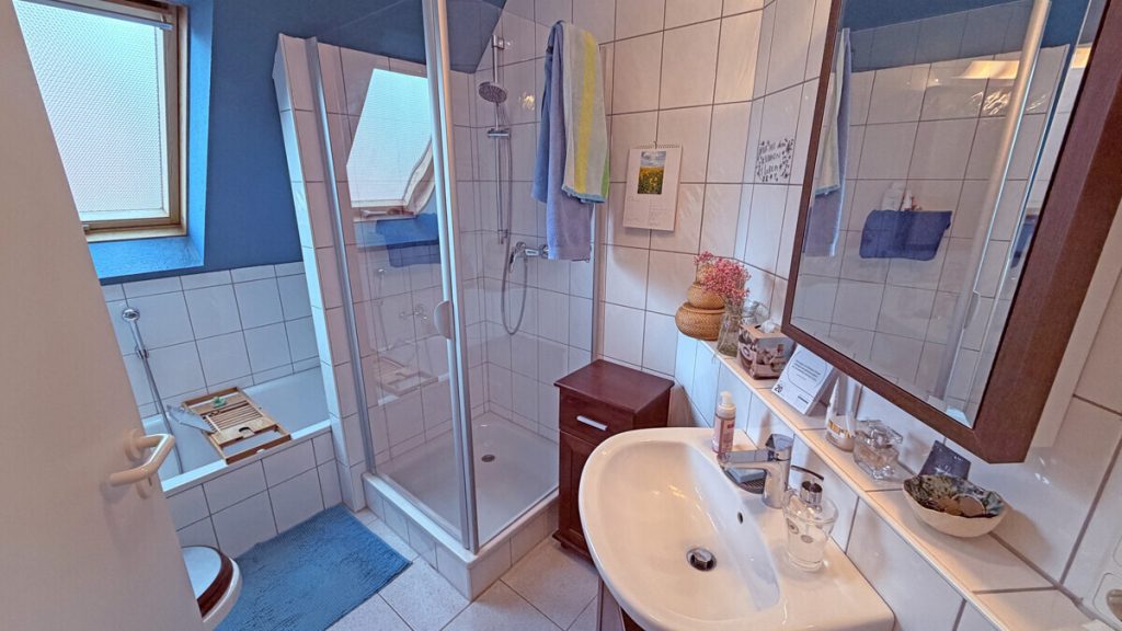 Volksbank Immobilien Niederrhein GmbH - Immobilienangebot - Sonsbeck - Alle - Neuwertig und top gepflegt: Dreifamilienhaus in bester Lage von Sonsbeck