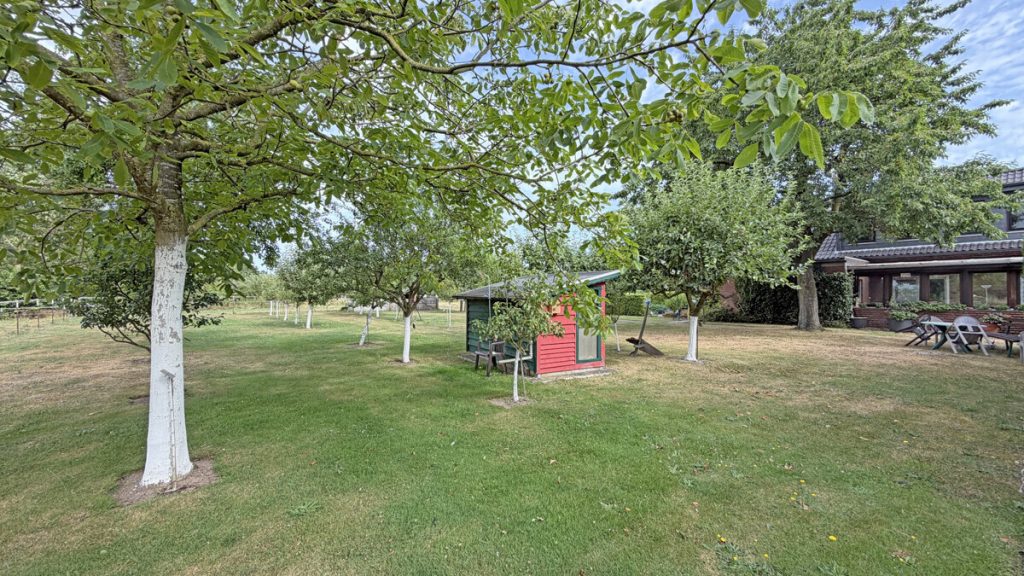 Volksbank Immobilien Niederrhein GmbH - Immobilienangebot - Rees - Alle - Ein Rückzugsort am Niederrhein – Exklusives Zweifamilienhaus in idyllischer Alleinlage