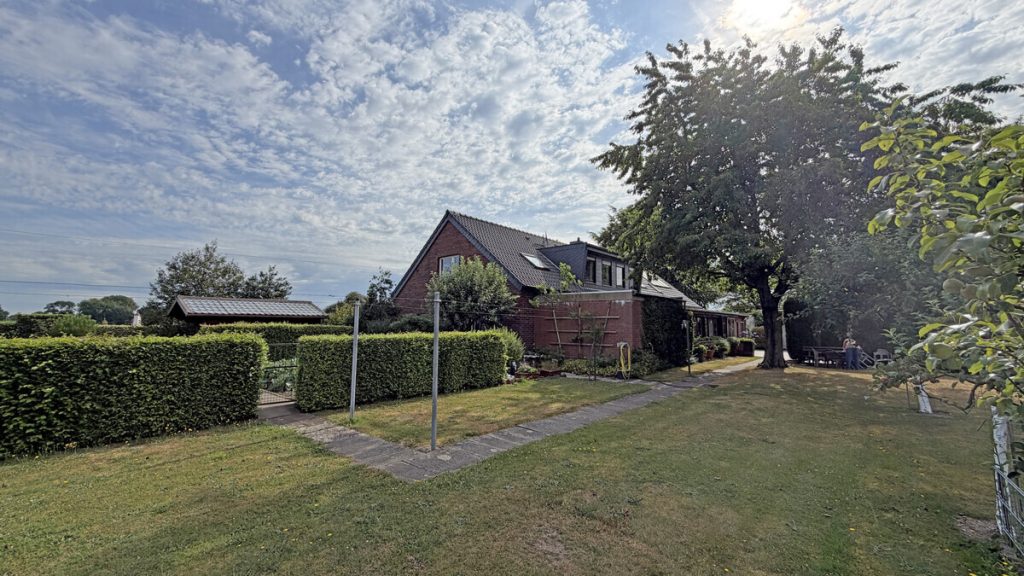 Volksbank Immobilien Niederrhein GmbH - Immobilienangebot - Rees - Alle - Ein Rückzugsort am Niederrhein – Exklusives Zweifamilienhaus in idyllischer Alleinlage