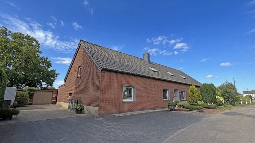 Volksbank Immobilien Niederrhein GmbH - Immobilienangebot - Rees - Alle - Ein Rückzugsort am Niederrhein – Exklusives Zweifamilienhaus in idyllischer Alleinlage