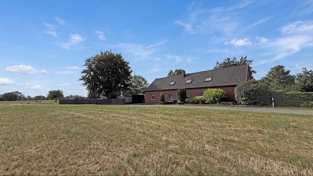 Volksbank Immobilien Niederrhein GmbH - Immobilienangebot - Rees - Alle - Ein Rückzugsort am Niederrhein – Exklusives Zweifamilienhaus in idyllischer Alleinlage