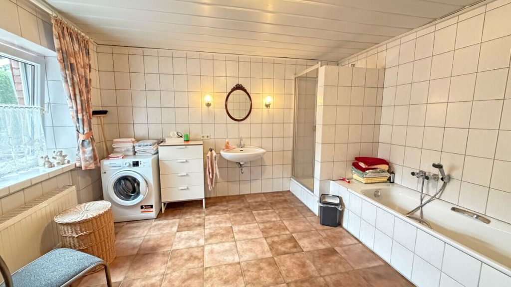 Volksbank Immobilien Niederrhein GmbH - Immobilienangebot - Rees - Alle - Ein Rückzugsort am Niederrhein – Exklusives Zweifamilienhaus in idyllischer Alleinlage