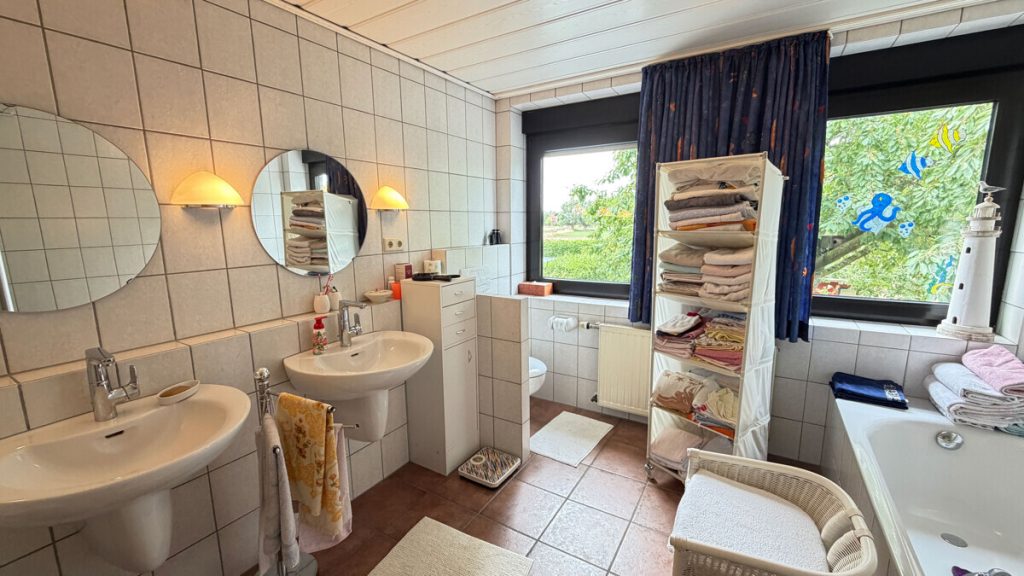 Volksbank Immobilien Niederrhein GmbH - Immobilienangebot - Rees - Alle - Ein Rückzugsort am Niederrhein – Exklusives Zweifamilienhaus in idyllischer Alleinlage