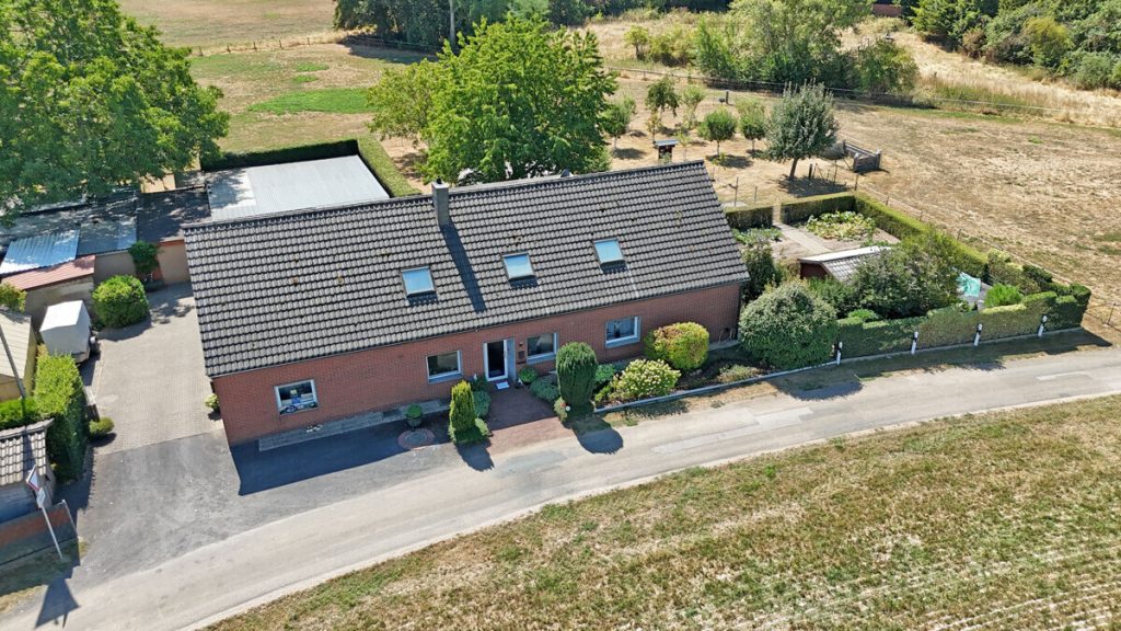 Volksbank Immobilien Niederrhein GmbH - Immobilienangebot - Rees - Alle - Ein Rückzugsort am Niederrhein – Exklusives Zweifamilienhaus in idyllischer Alleinlage