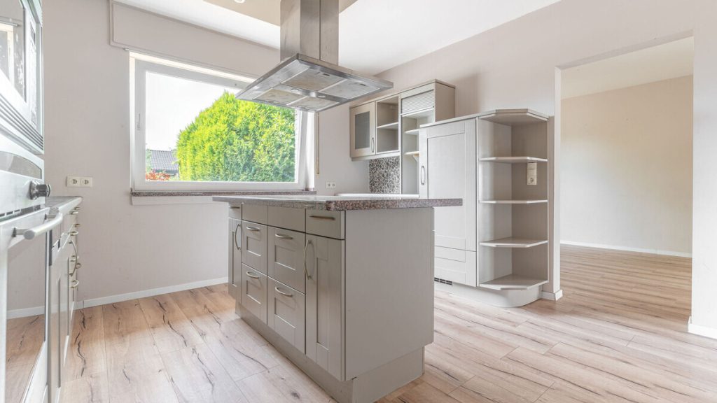 Volksbank Immobilien Niederrhein GmbH - Immobilienangebot - Hamminkeln - Alle - Wohnen in begehrter Lage von Hamminkeln – Einfamilienhaus mit großem Grundstück & Doppelgarage