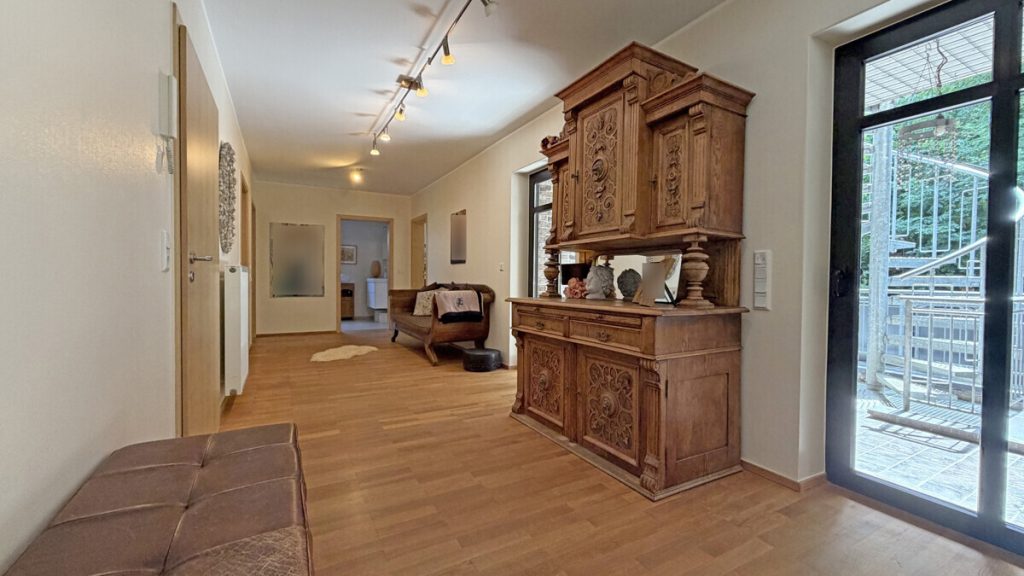 Volksbank Immobilien Niederrhein GmbH - Immobilienangebot - Sonsbeck - Alle - Für zwei Parteien oder allein: Luxuriöses Zweifamilienhaus im Herzen von Sonsbeck!