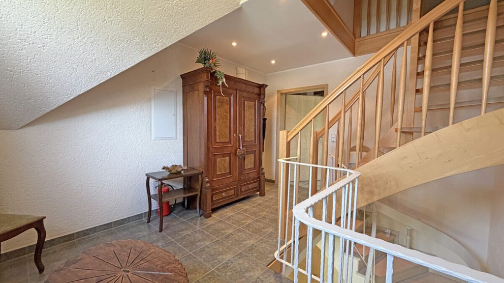 Volksbank Immobilien Niederrhein GmbH - Immobilienangebot - Sonsbeck - Alle - Für zwei Parteien oder allein: Luxuriöses Zweifamilienhaus im Herzen von Sonsbeck!