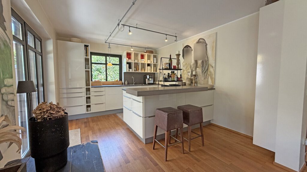 Volksbank Immobilien Niederrhein GmbH - Immobilienangebot - Sonsbeck - Alle - Für zwei Parteien oder allein: Luxuriöses Zweifamilienhaus im Herzen von Sonsbeck!