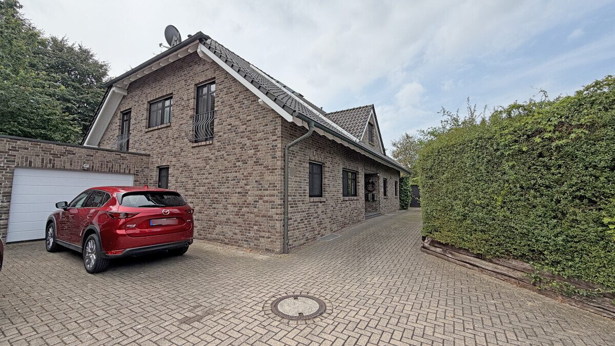 Volksbank Immobilien Niederrhein GmbH - Immobilienangebot - Sonsbeck - Alle - Für zwei Parteien oder allein: Luxuriöses Zweifamilienhaus im Herzen von Sonsbeck!