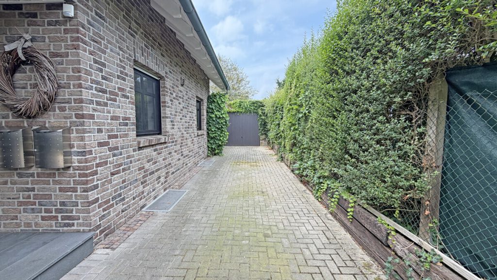 Volksbank Immobilien Niederrhein GmbH - Immobilienangebot - Sonsbeck - Alle - Für zwei Parteien oder allein: Luxuriöses Zweifamilienhaus im Herzen von Sonsbeck!