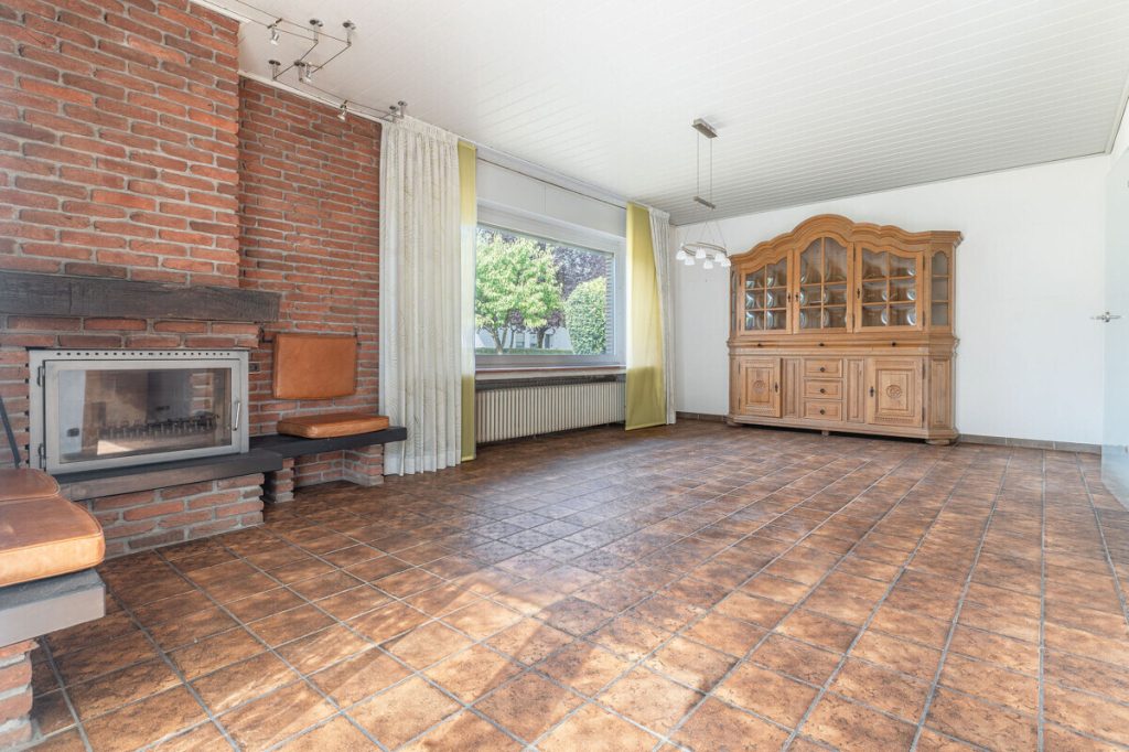 Volksbank Immobilien Niederrhein GmbH - Immobilienangebot - Wesel - Alle - Freistehendes Einfamilienhaus mit Garage und großem Grundstück in ruhiger Lage von Wesel-Lackhausen