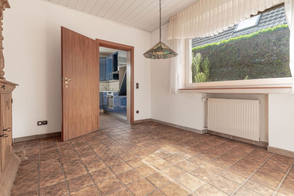 Volksbank Immobilien Niederrhein GmbH - Immobilienangebot - Wesel - Alle - Freistehendes Einfamilienhaus mit Garage und großem Grundstück in ruhiger Lage von Wesel-Lackhausen