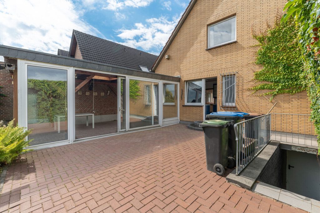 Volksbank Immobilien Niederrhein GmbH - Immobilienangebot - Wesel - Alle - Freistehendes Einfamilienhaus mit Garage und großem Grundstück in ruhiger Lage von Wesel-Lackhausen