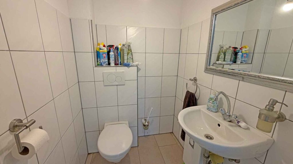 Volksbank Immobilien Niederrhein GmbH - Immobilienangebot - Moers - Alle - Gewerbeimmobilie mit Lagerhalle, Büro- und Sozialflächen auf großzügigem Grundstück in Moers-Repelen!