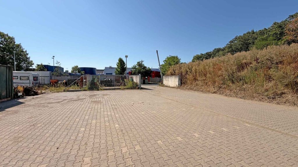 Volksbank Immobilien Niederrhein GmbH - Immobilienangebot - Moers - Alle - Gewerbeimmobilie mit Lagerhalle, Büro- und Sozialflächen auf großzügigem Grundstück in Moers-Repelen!