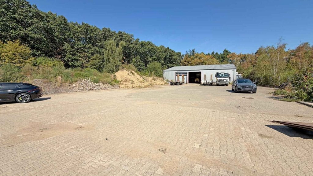 Volksbank Immobilien Niederrhein GmbH - Immobilienangebot - Moers - Alle - Gewerbeimmobilie mit Lagerhalle, Büro- und Sozialflächen auf großzügigem Grundstück in Moers-Repelen!