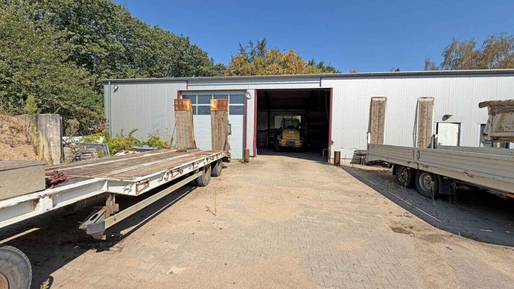 Volksbank Immobilien Niederrhein GmbH - Immobilienangebot - Moers - Alle - Gewerbeimmobilie mit Lagerhalle, Büro- und Sozialflächen auf großzügigem Grundstück in Moers-Repelen!