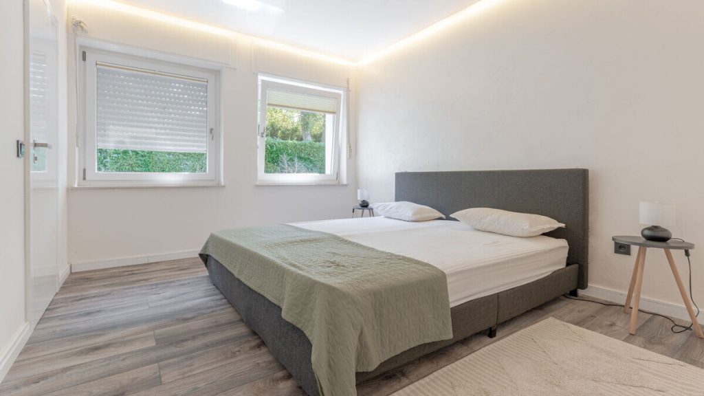 Volksbank Immobilien Niederrhein GmbH - Immobilienangebot - Wesel - Alle - Stilvoll wohnen am Diersfordter See – großzügiges ZFH mit saniertem Erdgeschoss und Ausbaupotenzial
