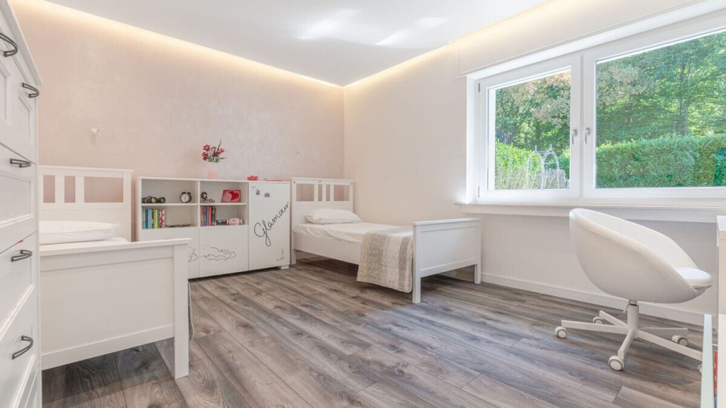 Volksbank Immobilien Niederrhein GmbH - Immobilienangebot - Wesel - Alle - Stilvoll wohnen am Diersfordter See – großzügiges ZFH mit saniertem Erdgeschoss und Ausbaupotenzial