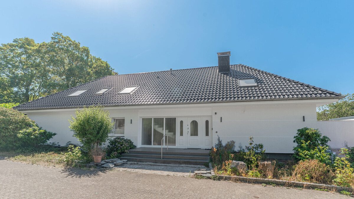 Volksbank Immobilien Niederrhein GmbH - Immobilienangebot - Wesel - Alle - Stilvoll wohnen am Diersfordter See – großzügiges ZFH mit saniertem Erdgeschoss und Ausbaupotenzial