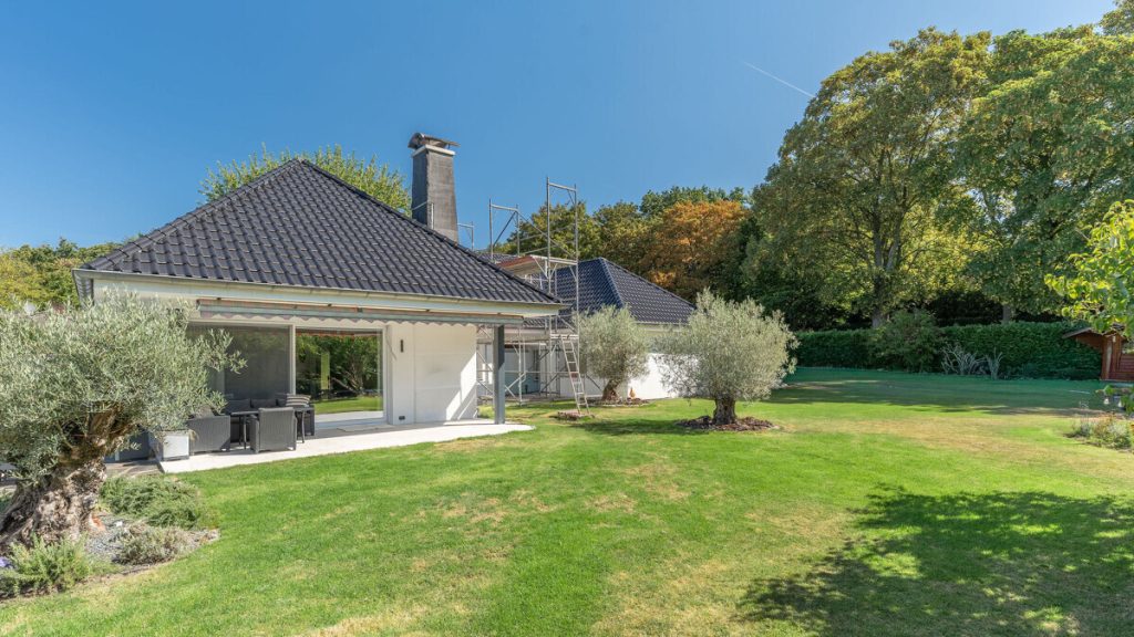Volksbank Immobilien Niederrhein GmbH - Immobilienangebot - Wesel - Alle - Stilvoll wohnen am Diersfordter See – großzügiges ZFH mit saniertem Erdgeschoss und Ausbaupotenzial