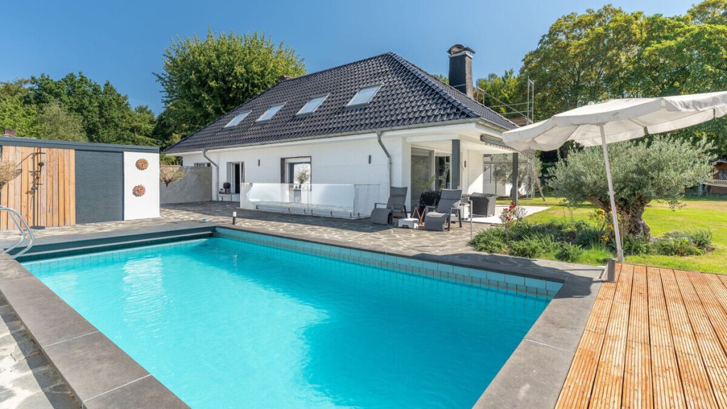 Volksbank Immobilien Niederrhein GmbH - Immobilienangebot - Wesel - Alle - Stilvoll wohnen am Diersfordter See – großzügiges ZFH mit saniertem Erdgeschoss und Ausbaupotenzial