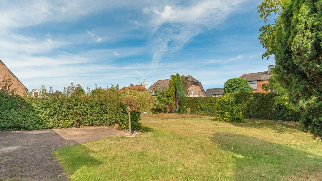 Volksbank Immobilien Niederrhein GmbH - Immobilienangebot - Wesel / Obrighoven - Alle - Hier können eigene Wohnideen entstehen – Einfamilienhaus mit großem Grundstück in Wesel-Obrighoven!