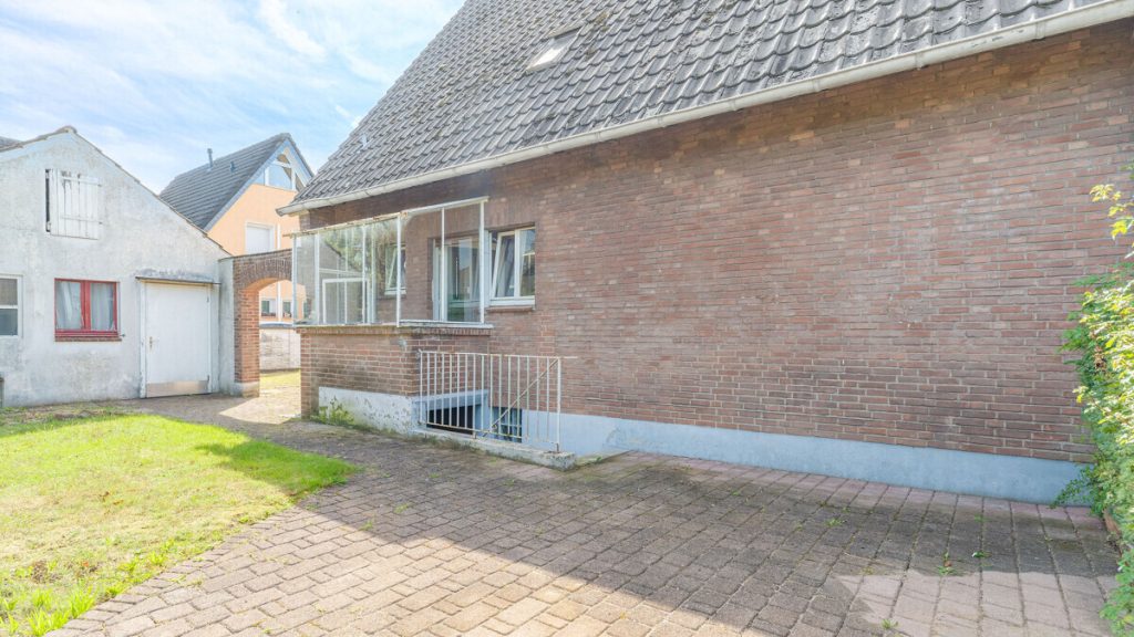 Volksbank Immobilien Niederrhein GmbH - Immobilienangebot - Wesel / Obrighoven - Alle - Hier können eigene Wohnideen entstehen – Einfamilienhaus mit großem Grundstück in Wesel-Obrighoven!