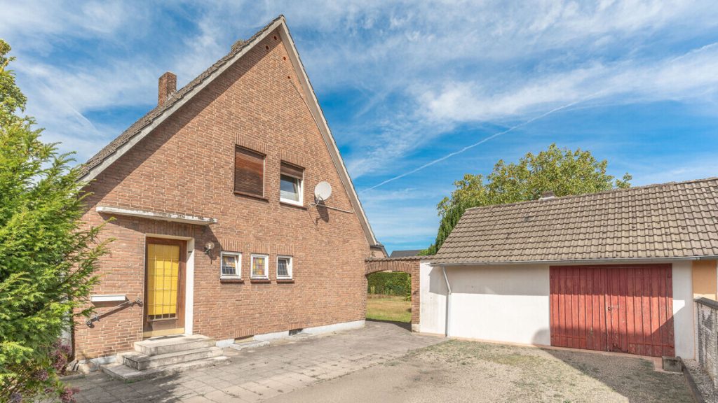 Volksbank Immobilien Niederrhein GmbH - Immobilienangebot - Wesel / Obrighoven - Alle - Hier können eigene Wohnideen entstehen – Einfamilienhaus mit großem Grundstück in Wesel-Obrighoven!