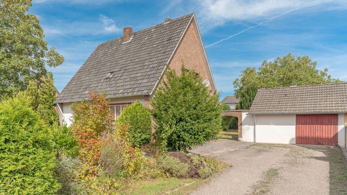 Volksbank Immobilien Niederrhein GmbH - Immobilienangebot - Wesel / Obrighoven - Alle - Hier können eigene Wohnideen entstehen – Einfamilienhaus mit großem Grundstück in Wesel-Obrighoven!