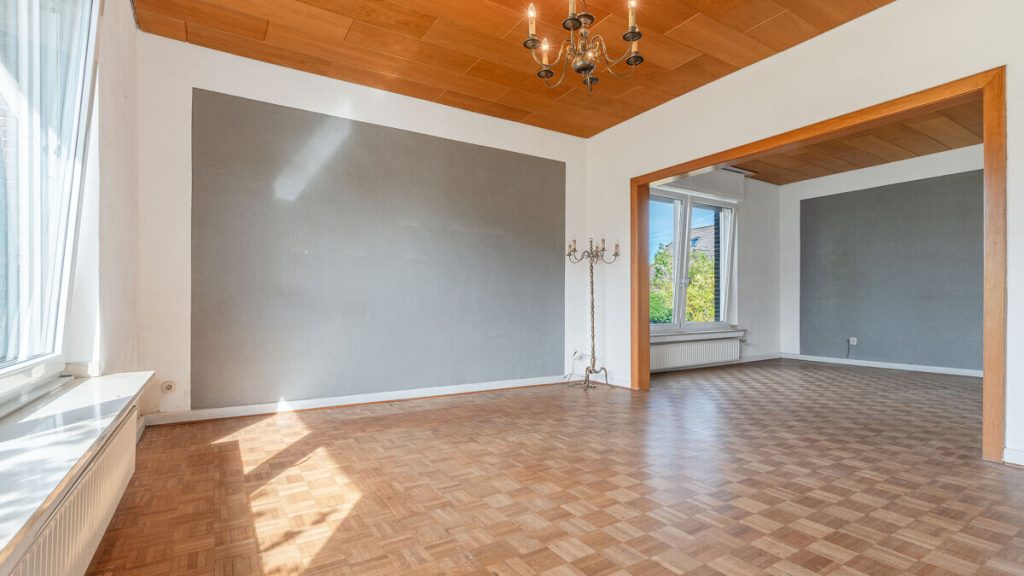 Volksbank Immobilien Niederrhein GmbH - Immobilienangebot - Wesel / Obrighoven - Alle - Hier können eigene Wohnideen entstehen – Einfamilienhaus mit großem Grundstück in Wesel-Obrighoven!