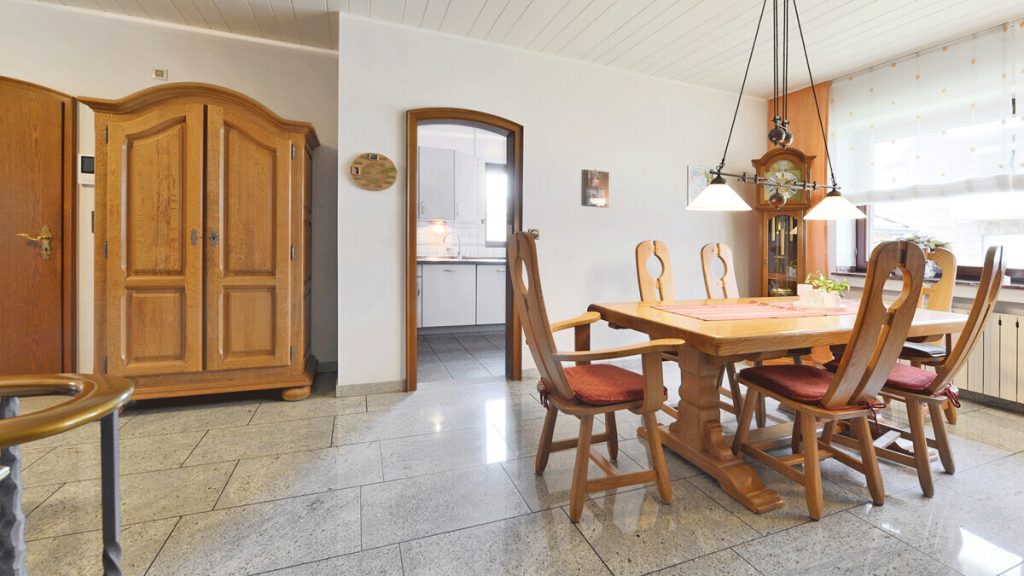 Volksbank Immobilien Niederrhein GmbH - Immobilienangebot - Moers - Alle - Großzügiges Zuhause mit Wintergarten und Idylle in Moers-Repelen